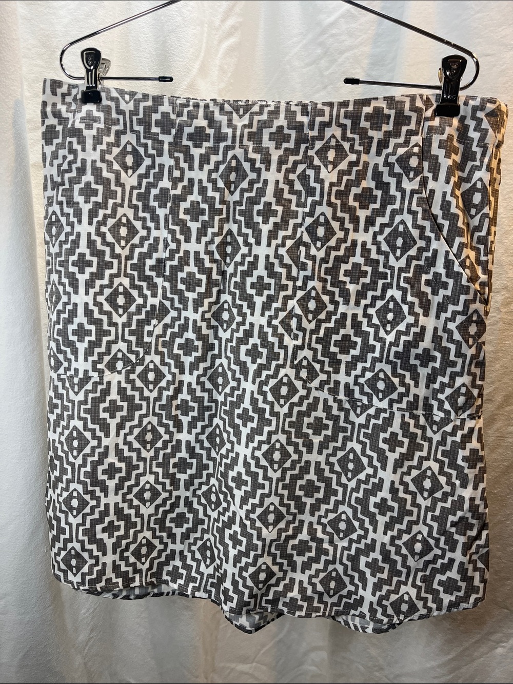 Royal Robbins Gray & White Geometric Mini Skirt